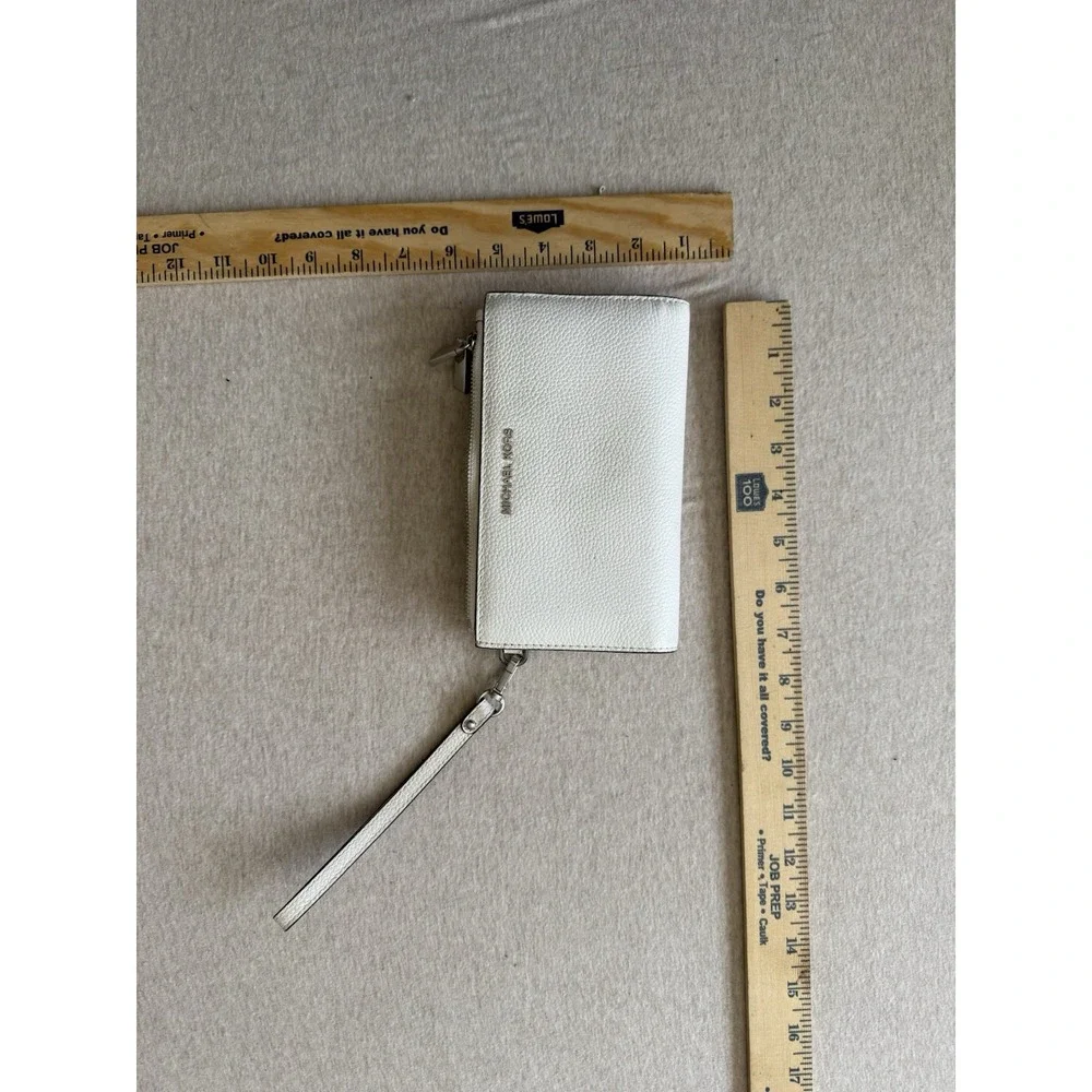 Michael Kors Wristlet Wallet Purse White